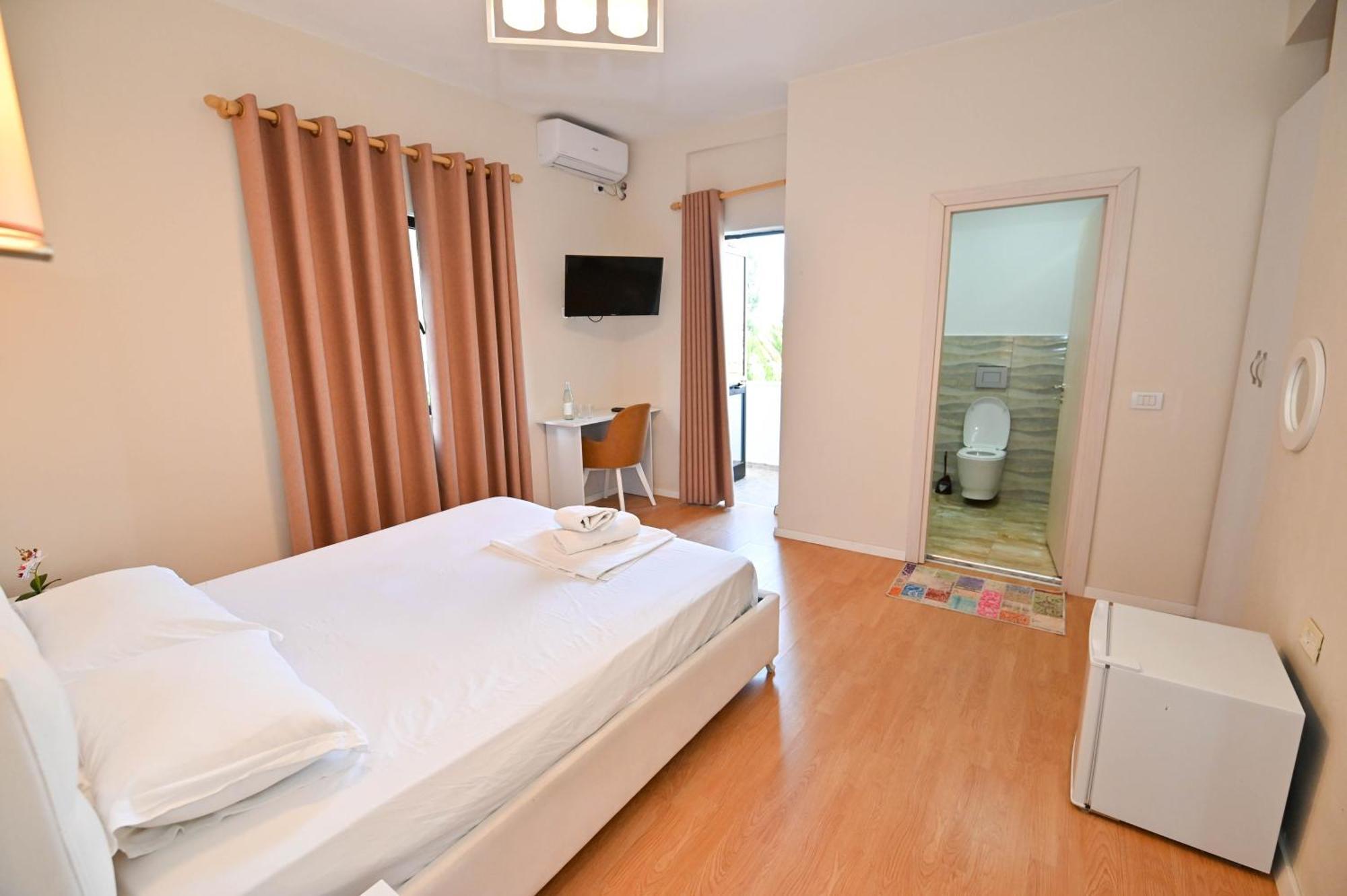 Hotel Globo ดูร์เรส ภายนอก รูปภาพ