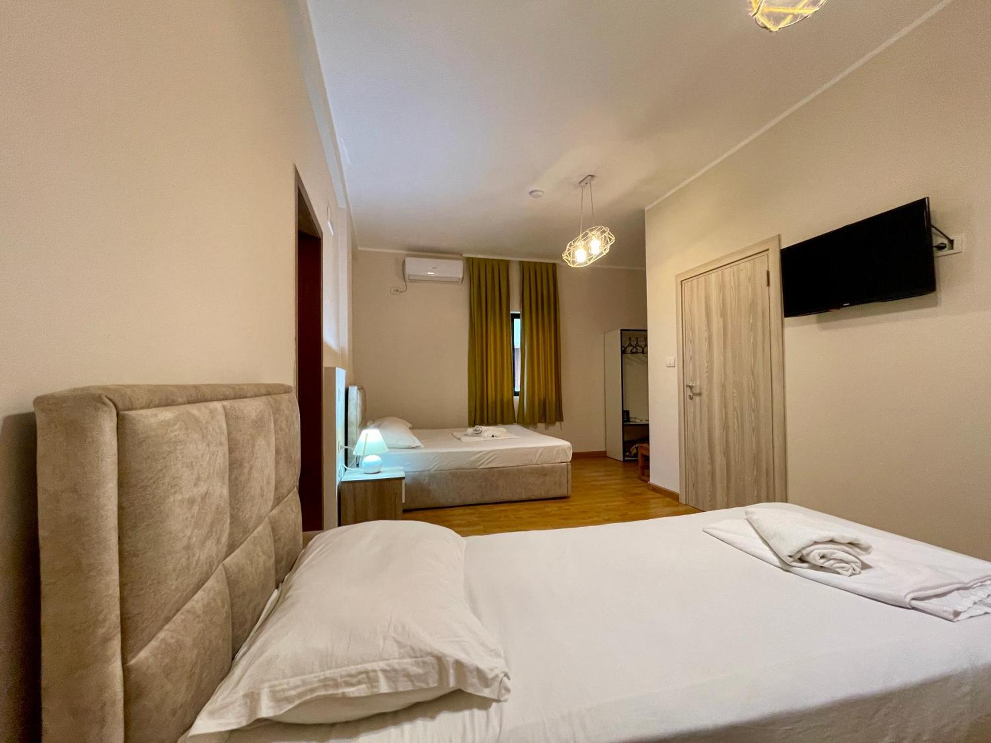 Hotel Globo ดูร์เรส ภายนอก รูปภาพ